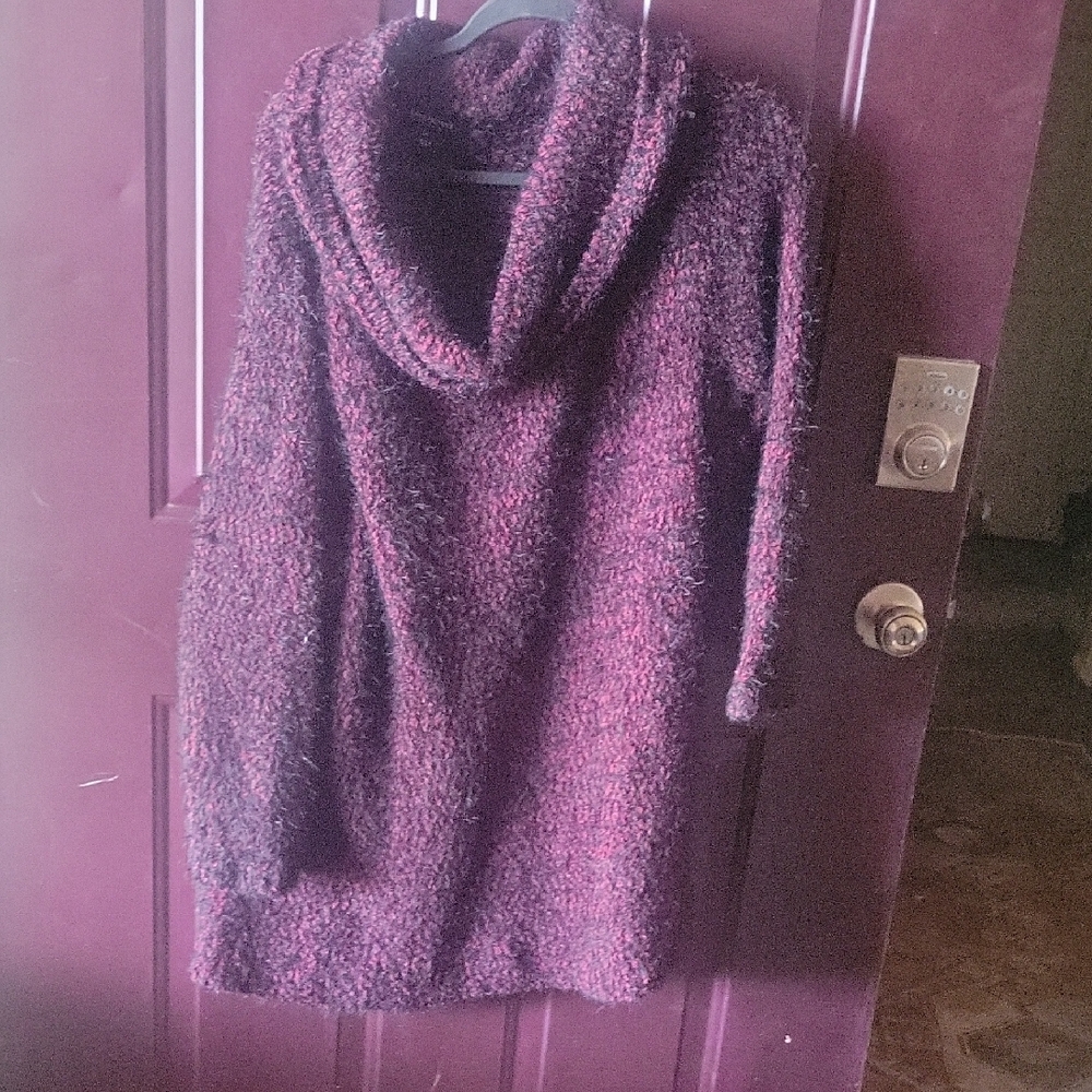 Cozy Burgandy/Black Women's Sweater